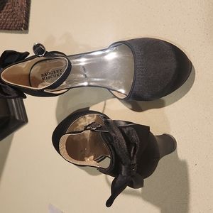 Badgley Mischka black size 4 heels